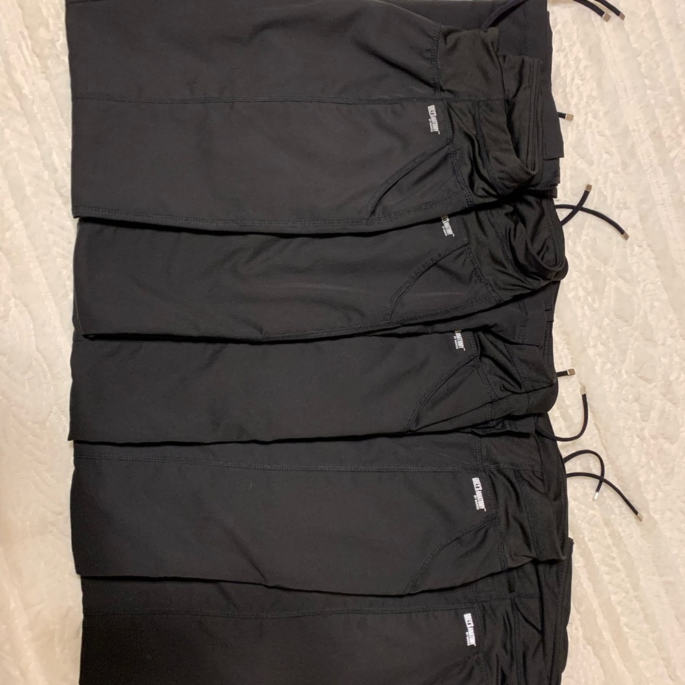 EUC 5 pairs of Grays Anatomy scrub pants. Worn twice